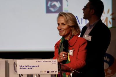 Agrandir l'image 12 sur 16, fenêtre modale