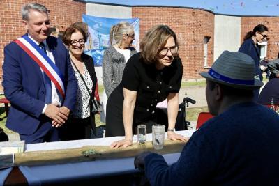 Agrandir l'image 1 sur 15, fenêtre modale