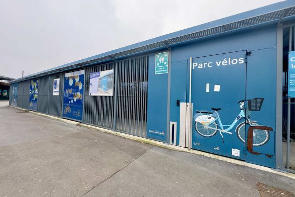 un parking couvert et fermé, de vélo - Agrandir l'image, fenêtre modale